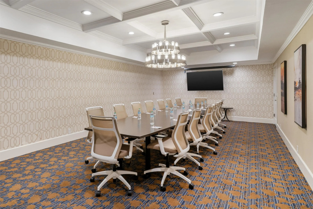 Best Western Plus Palm Court Hotel
