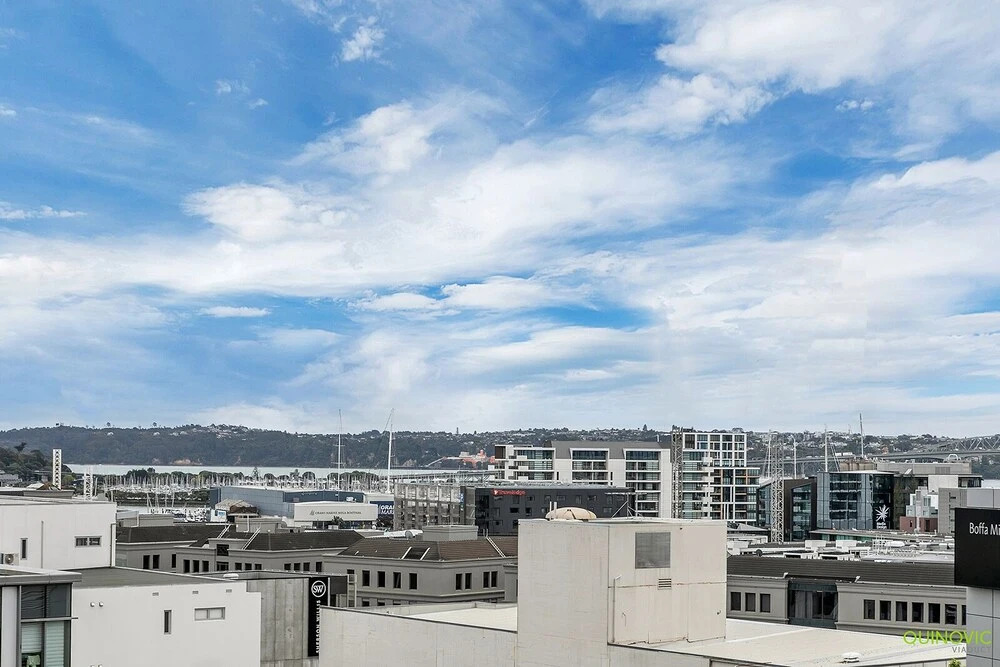 QV Modern Apartment in CBD - 078