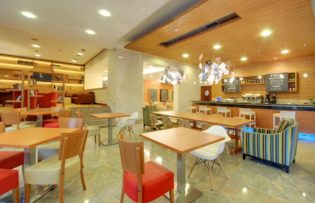 Hotel Santiago Plaza, Affiliated by Meliá