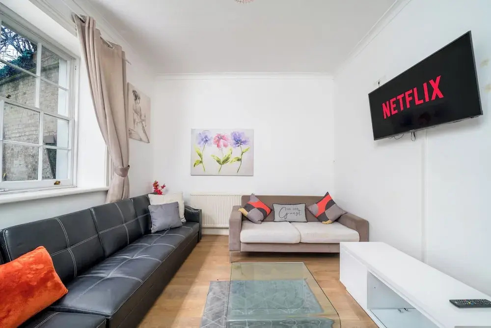 Classic Apartment Near Airport, 02 Arena, Drl, Excel Exhibition Centre