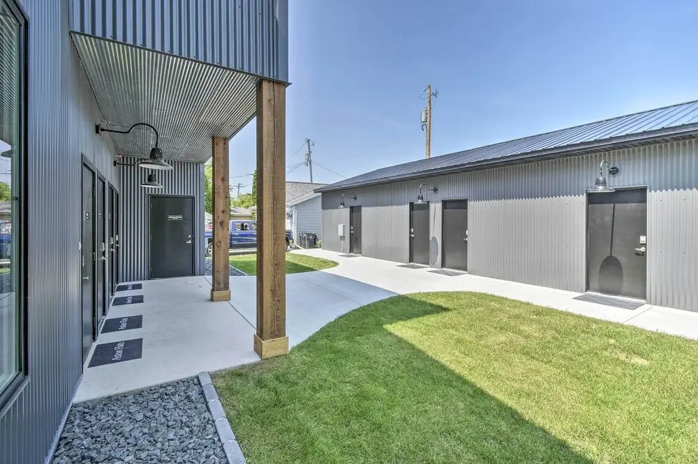 Elkhart Lake Townhome, Mins to Road America!