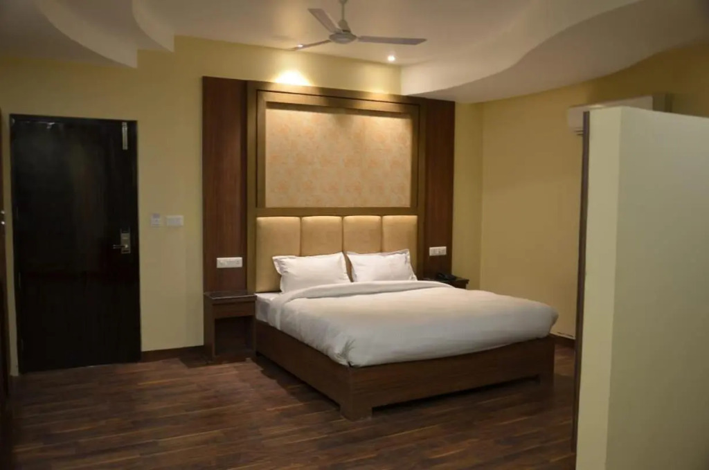 Tulip Tree Hotel