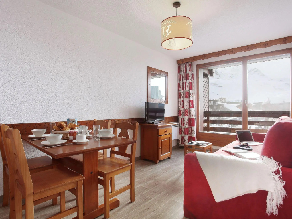 Apartment with a balcony or terrace near the ski slopes