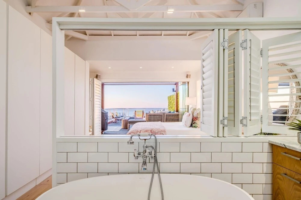 Spacious Penthouse Apartment With Breathtaking Views 3 Degrees North