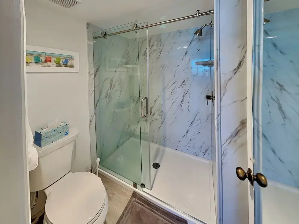 Palms of Bay Beach 4F by Distinctive Beach Rentals