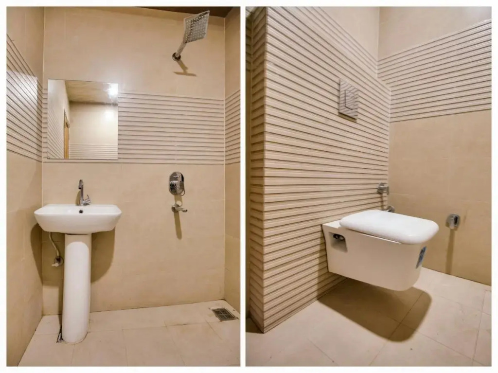 OYO Flagship 80706 Hotel Crown