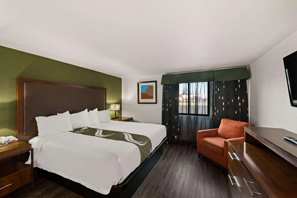 Quality Inn & Suites Council Bluffs - Omaha East