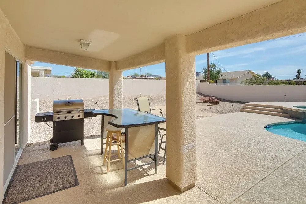 Pool, Hot Tub & Mtn Views: Lake Havasu City Home!