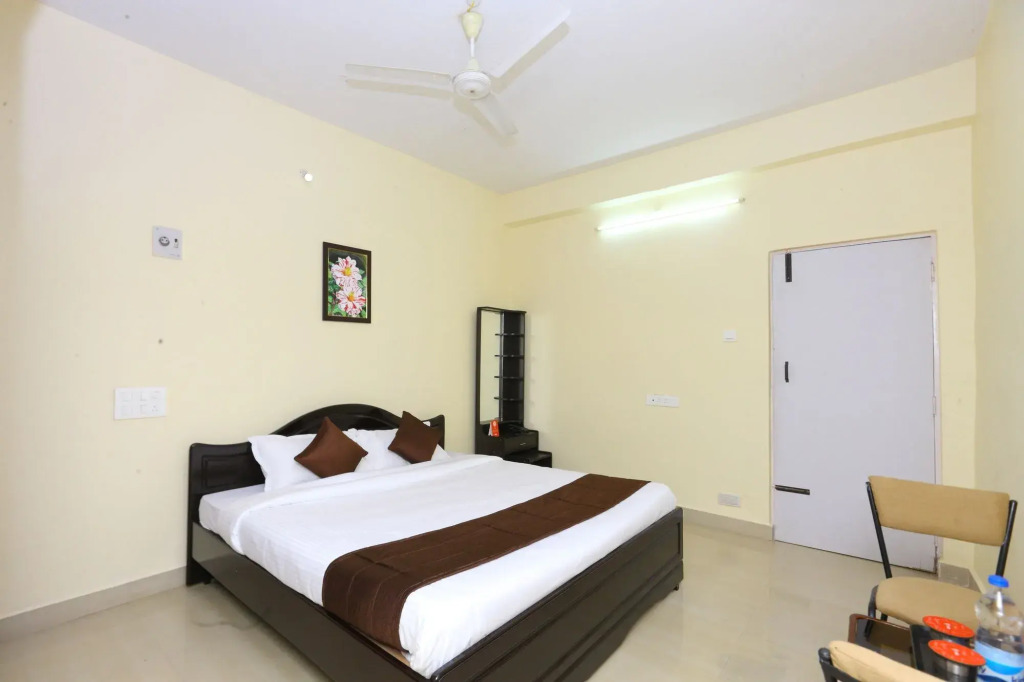 Rallapalli Service Apartments By OYO Rooms