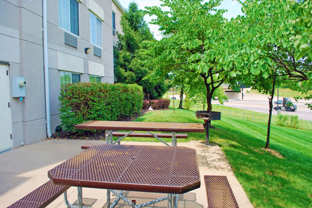 Extended Stay America Select Suites - St Louis - Airport - Central