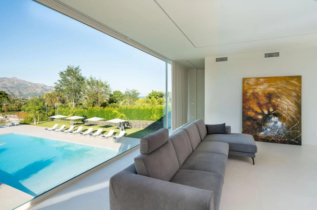 Luxury Villa near Taormina. Pool, gym and welness area.-VILLA CONTEMPORANEA