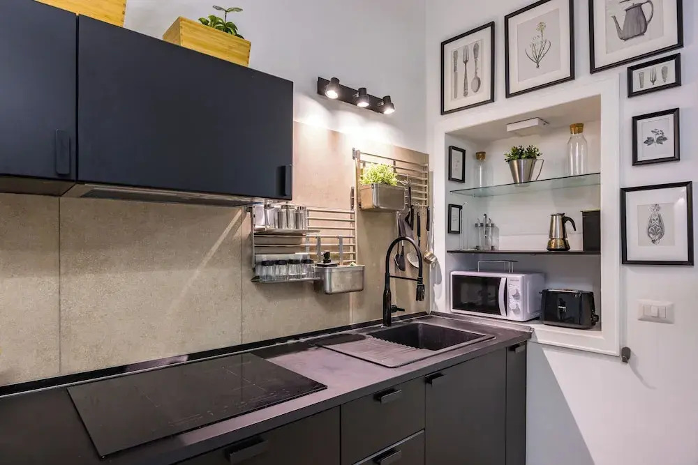 Chiaia Boutique Flat on Pedestrian Area by Napoliapartments