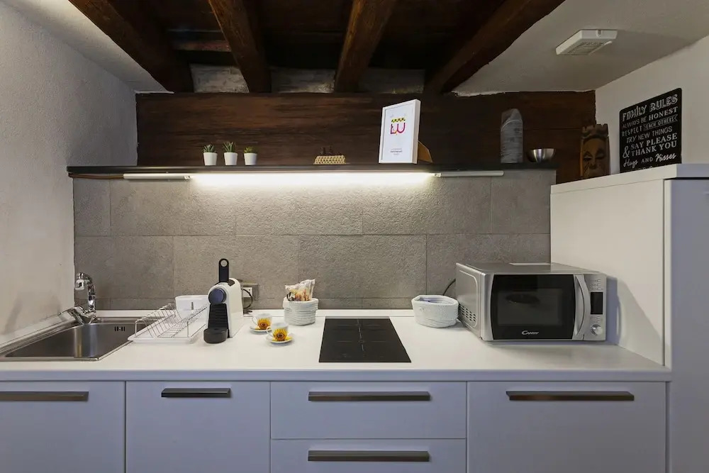 Wood and Stone Apartment in the historical center