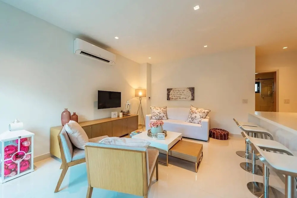 Waykiri Luxury Apartment, Unit A-13
