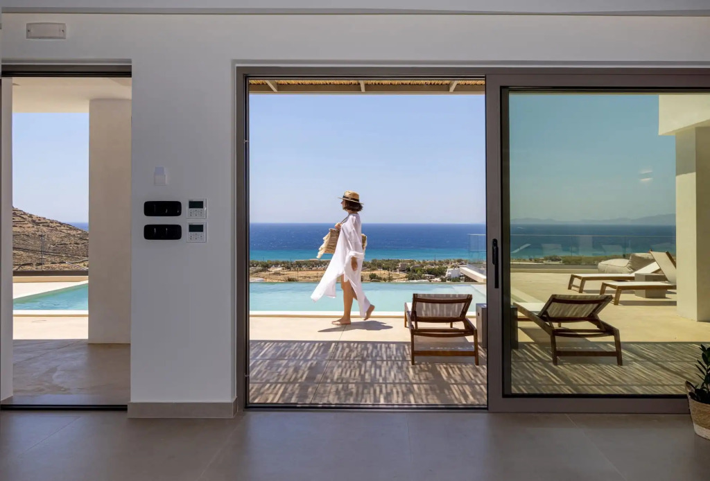 Monogram Travel Tinos