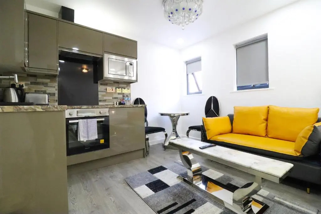 Queen Stay Apartments