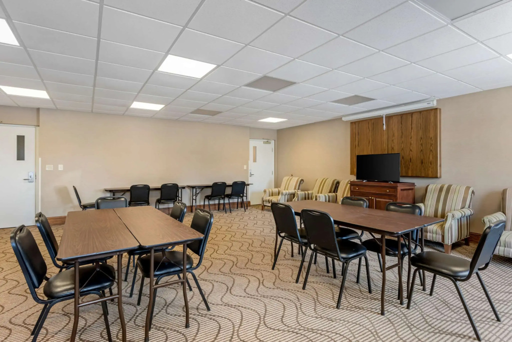 Comfort Inn & Suites Dover near Speedway