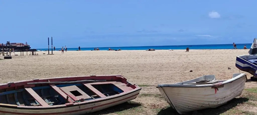 Leme Bedje Sea View - By Bobbywashere
