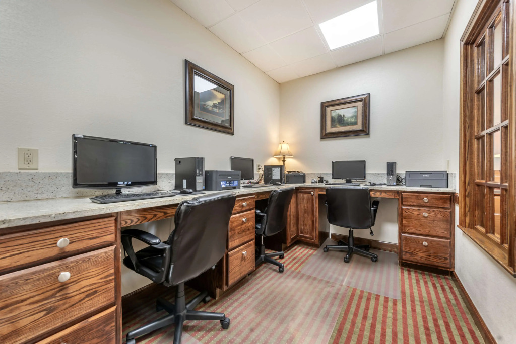Best Western Plus Bridgeport Inn