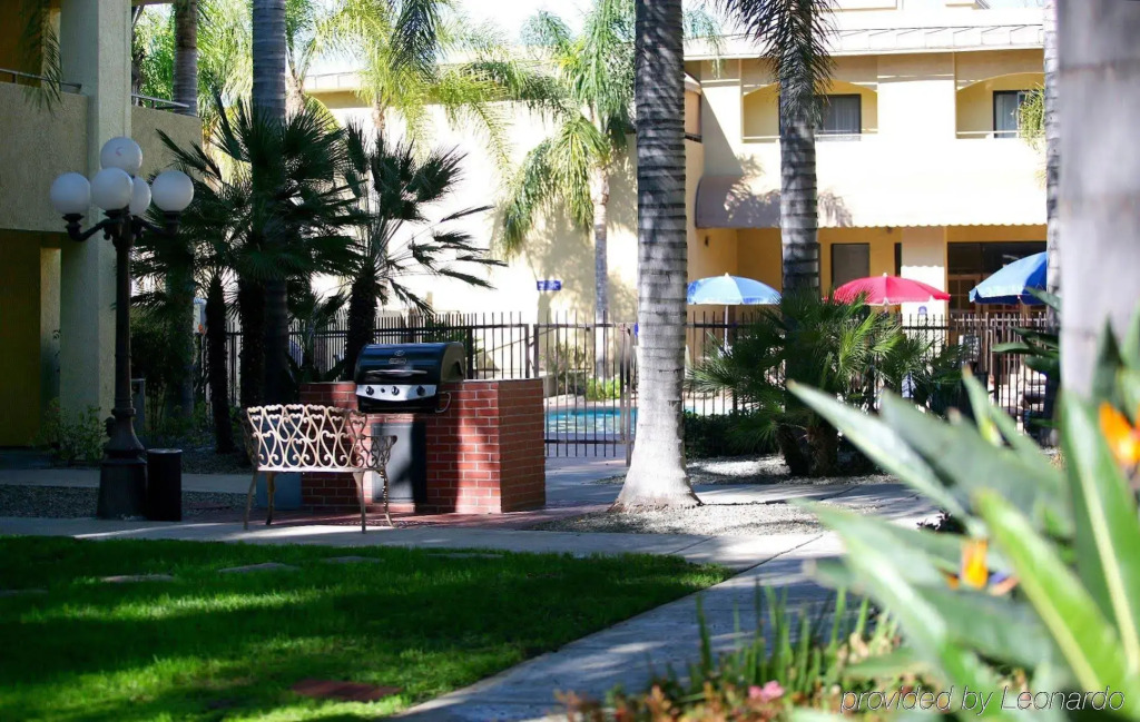 Hotel dLins Ontario Airport