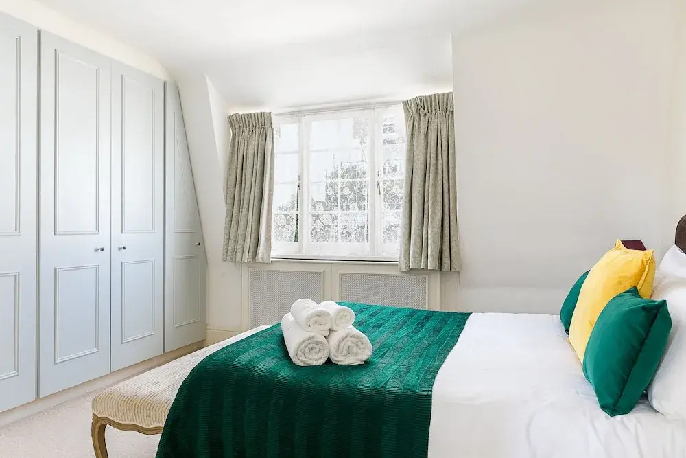 4-bedroom Townhouse in Knightsbridge Village