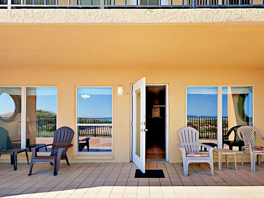 4400 Gulf Blvd Condo Unit 105