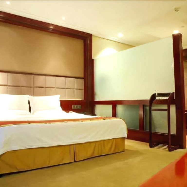 Xintianjiao Commercial Hotel