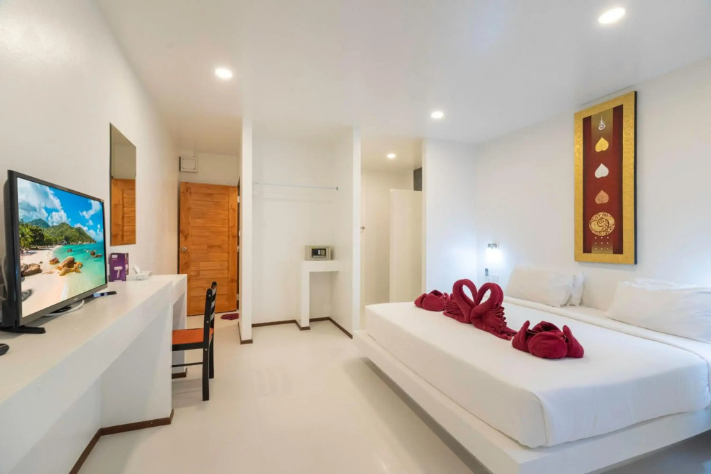 Crystal Bay Yacht Club Beach Resort