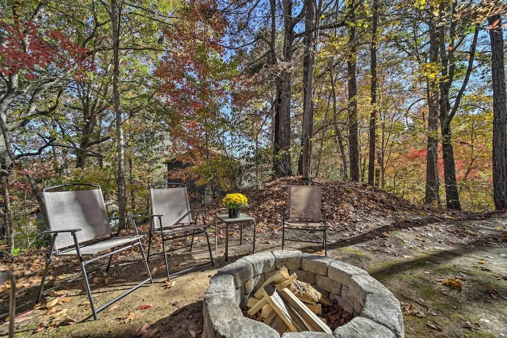 Pet-friendly Cabin - 1 Mi From Fontana Lake!
