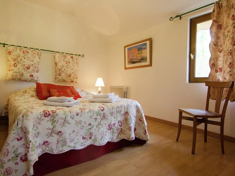 Cottage in Bourgnac with Whirlpool