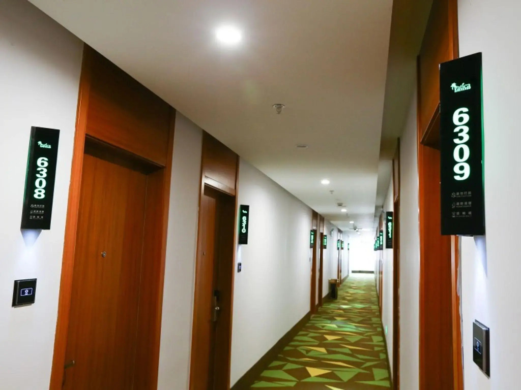 Vatica Shanghai Jinshan District Jinshan Guojishangmaocheng Weihong Road Hotel