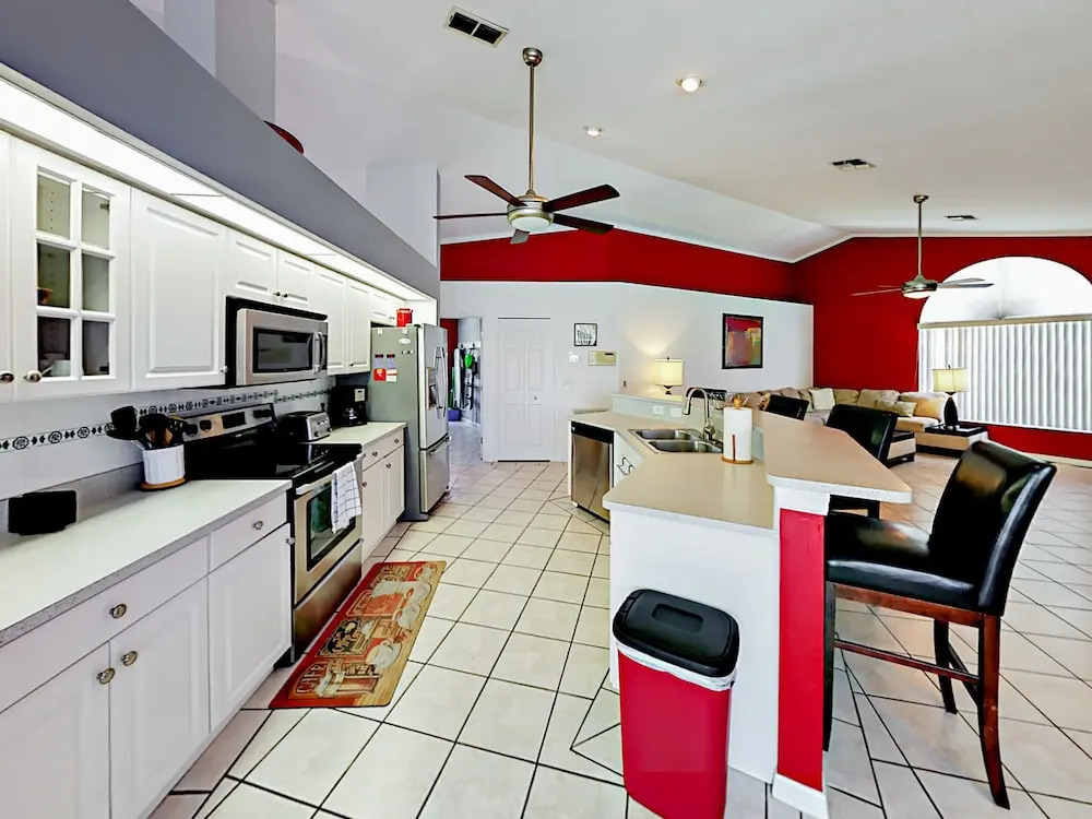 2822 SE 6th Ave Home 4 Bedrooms 2 Bathrooms Home