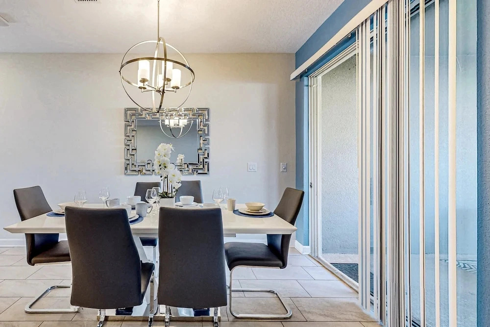 Inviting Home Near Theme Parks With Private Heated Pool, Lanai, Patio & W/D