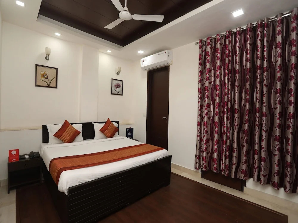 OYO 11003 Lotus Villa