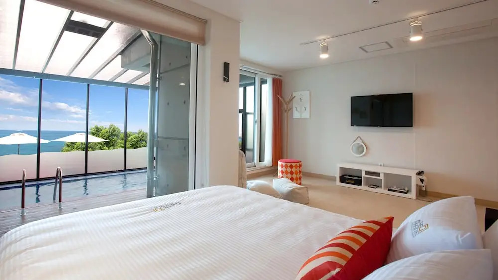 The Marine Pool Villa
