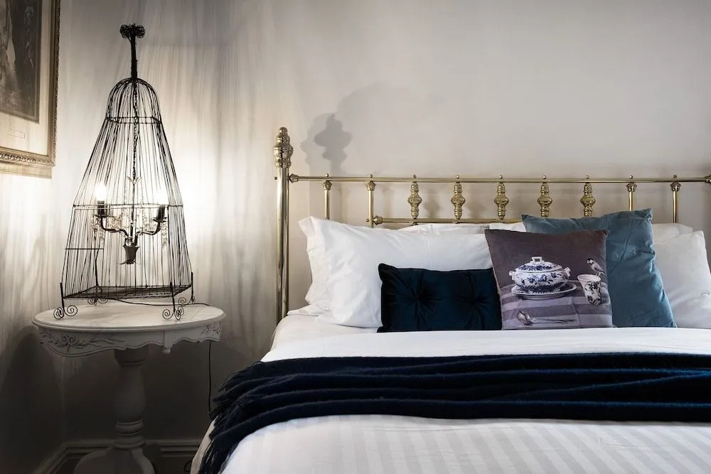 Dunroman - modern comfort, old world charm