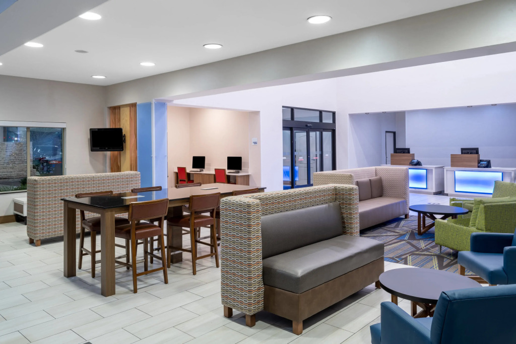 Holiday Inn Express & Suites Dallas East - Fair Park by IHG