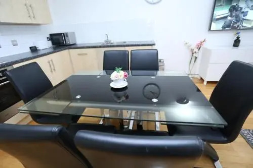 Gorgeous 2 Bathroom Woolwich