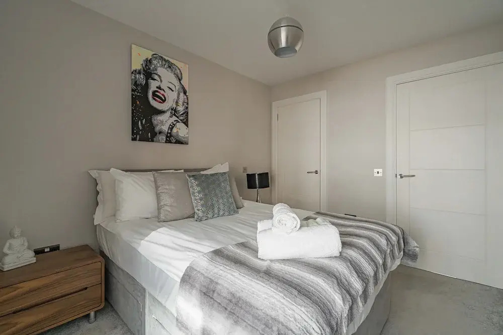 Modern 2BR Mews House