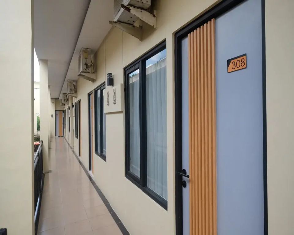 RedDoorz near Ambarrukmo Area