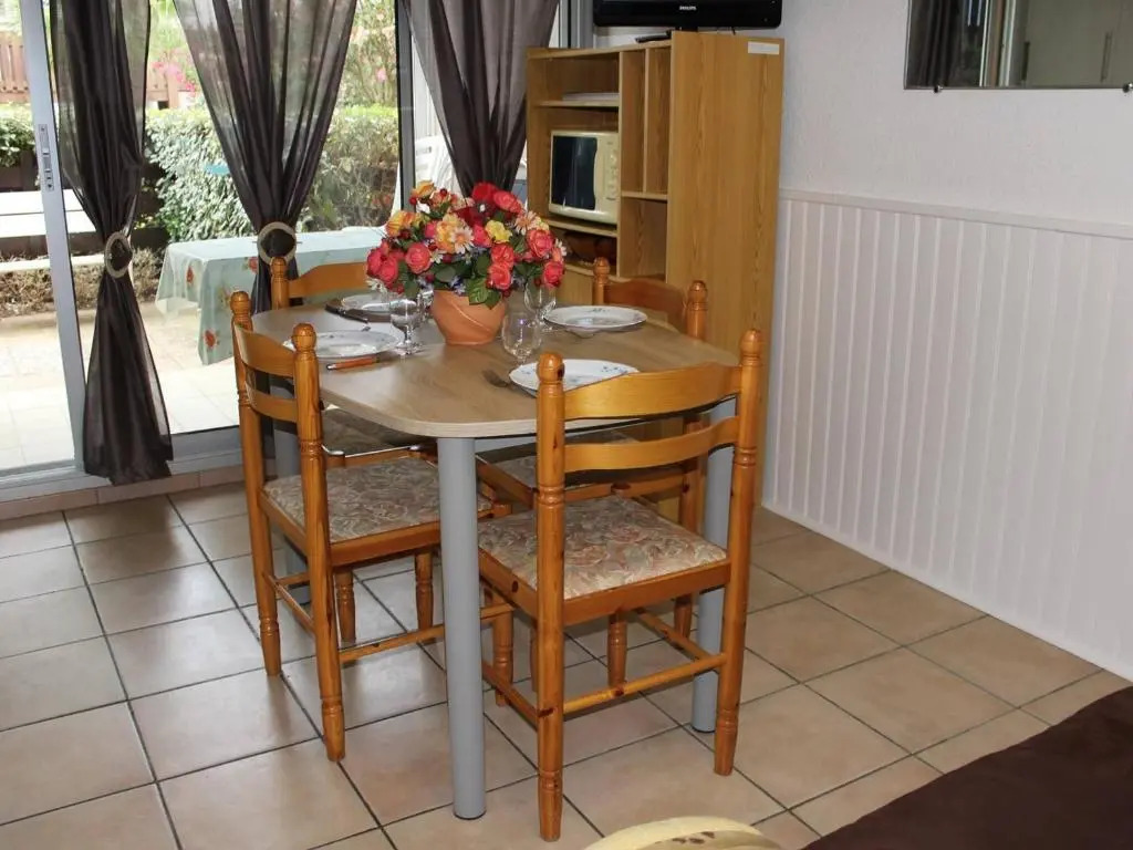 Appartement Gruissan, 2 pièces, 4 personnes - FR-1-229-104