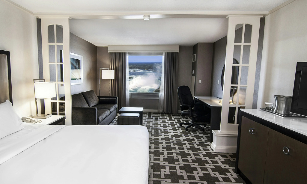 Hilton Niagara Falls/ Fallsview Hotel and Suites