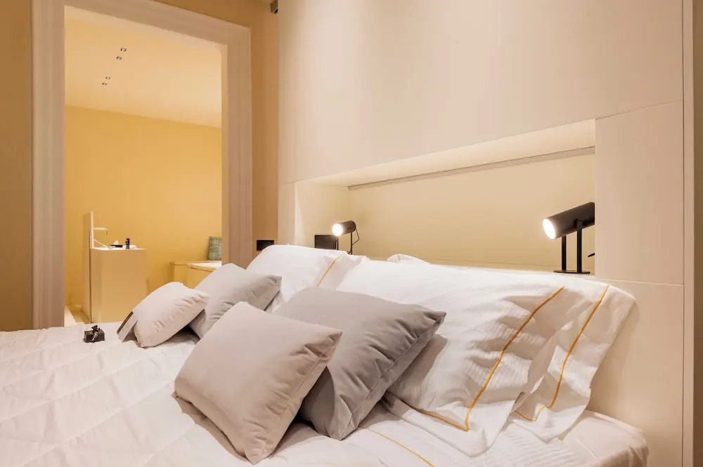 Five suite
