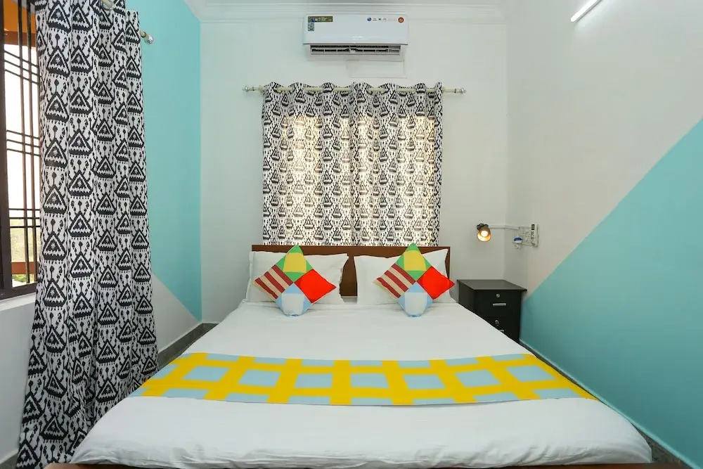 OYO Home 23654 Designer 2BHK