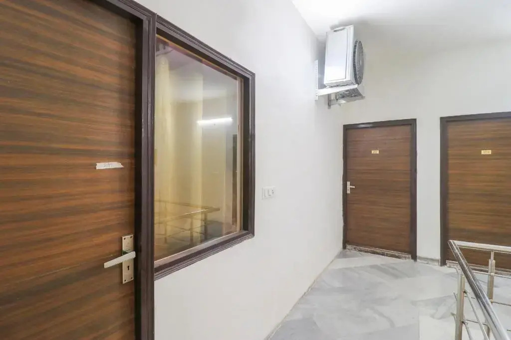 Hotel Legend by OYO Rooms