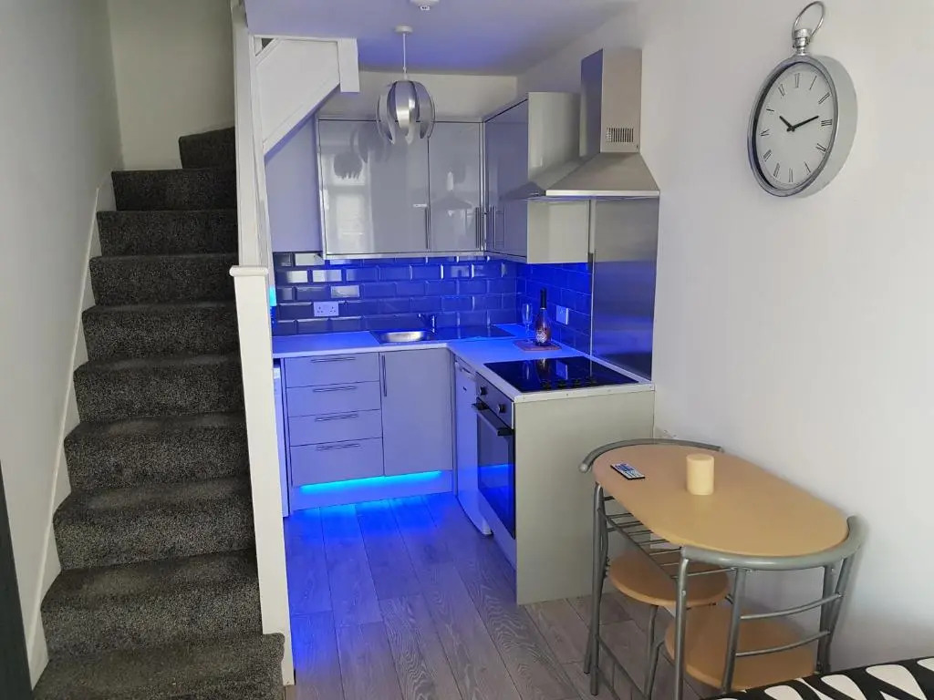 Webb place 2 bedroom apartment !