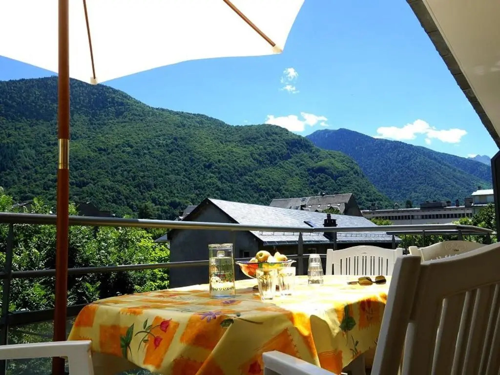 Appartement Bagnères-de-Luchon, 2 pièces, 4 personnes - FR-1-313-127