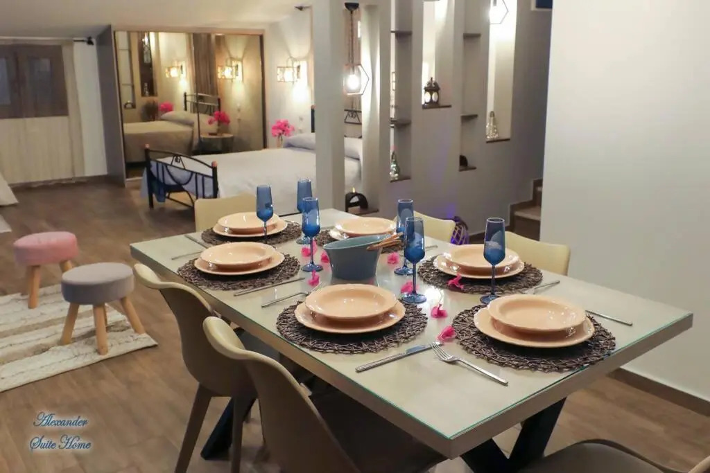 Alexander Suite Home