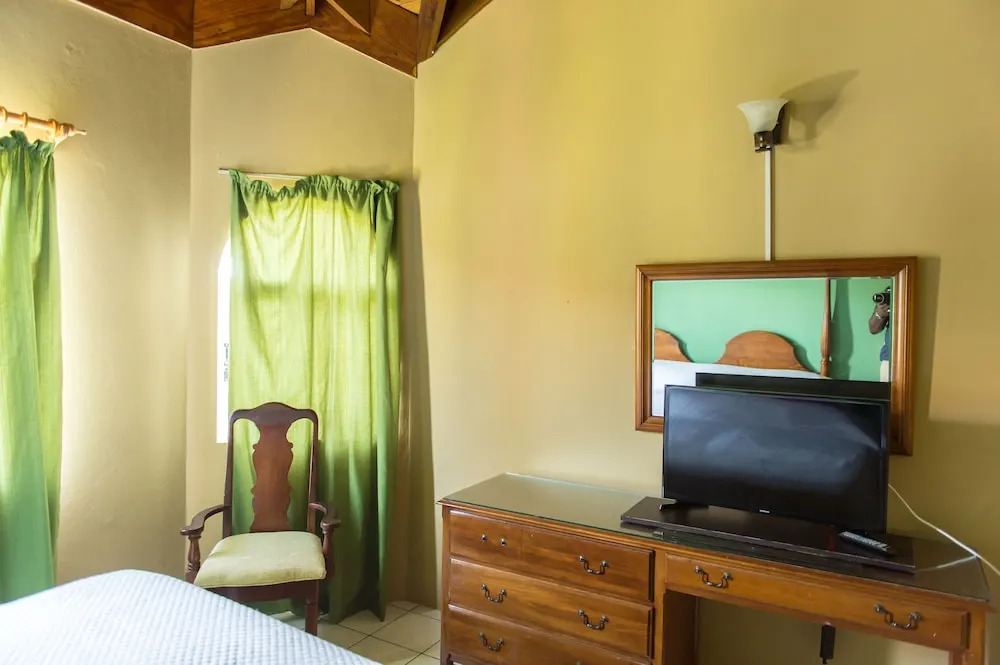 Pipers Cove Resort