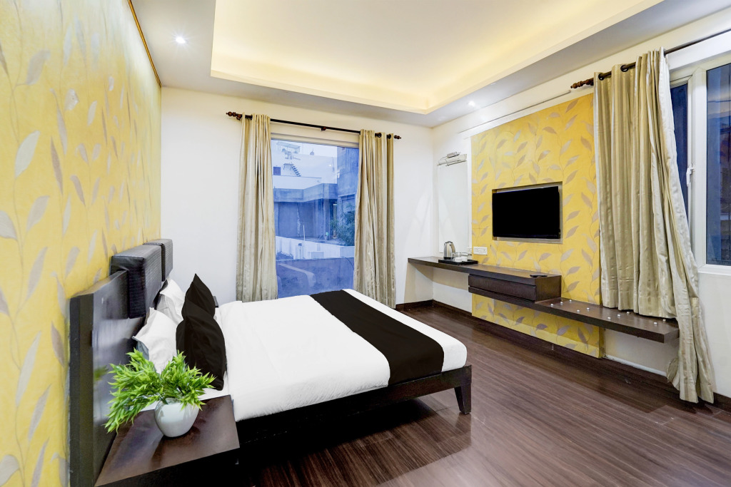 Townhouse Sector 51 Noida Near Metro Station